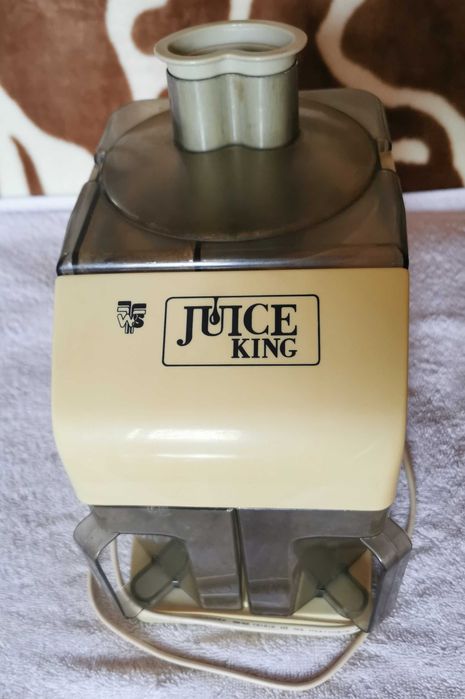 Storcator fructe centrifugal