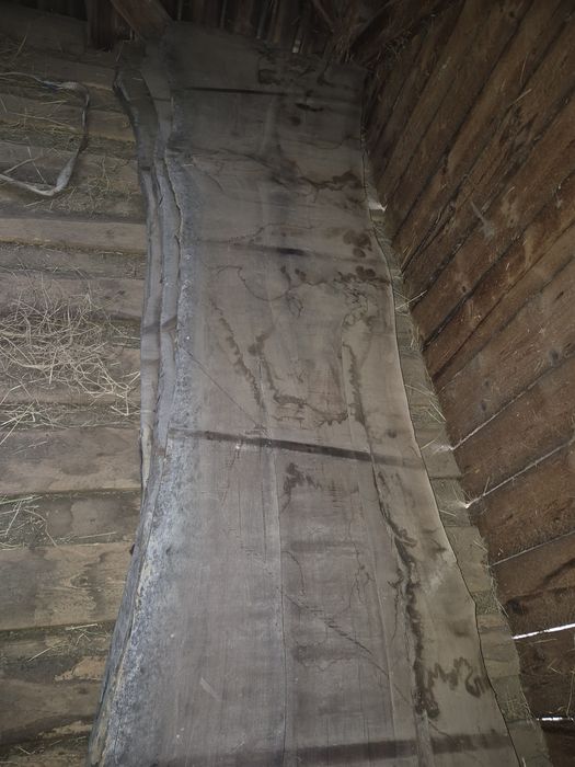 Vând fostână și scândură de nuc schimb