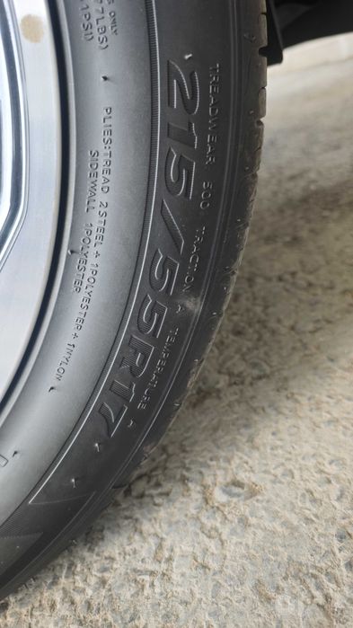 Срочно почти новые корейские шины 215/55/R 17
