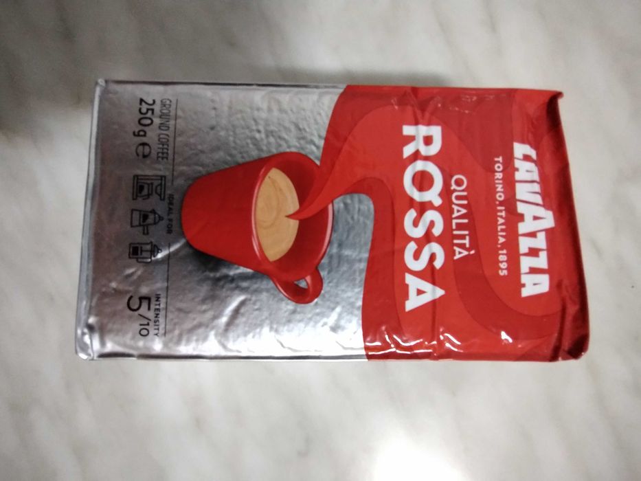 Cafea Lavazza roșie originala
