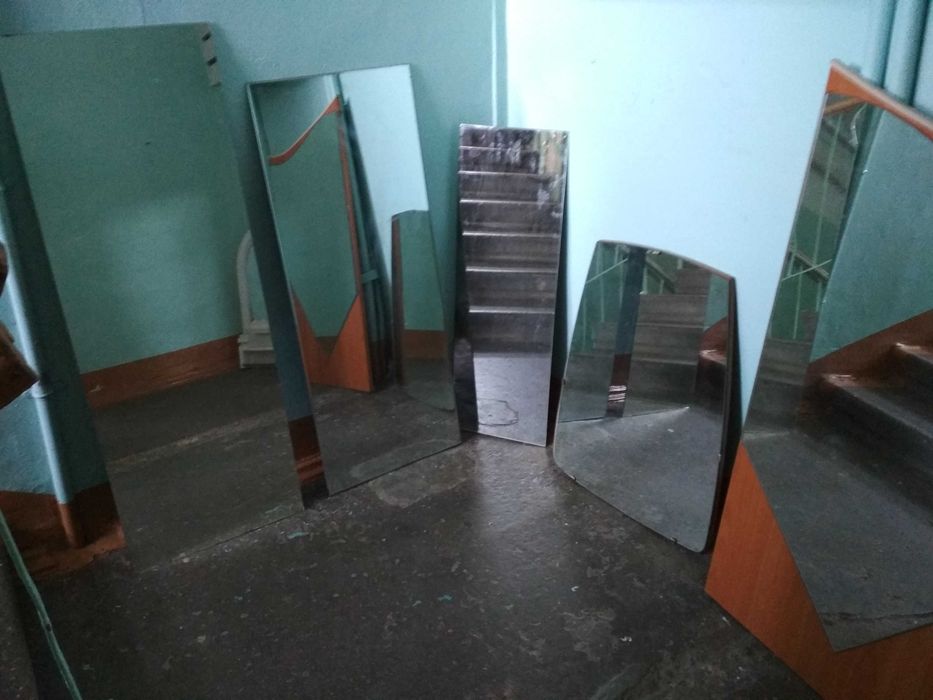 Зеркала разных размеров, б.у. в хорош сост !