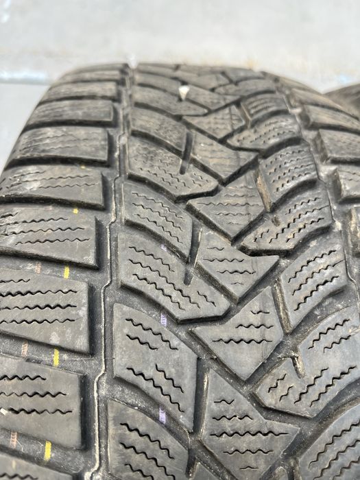 2 бр. зимни гуми 205/55/16 Dunlop 5,5 mm DOT 0519