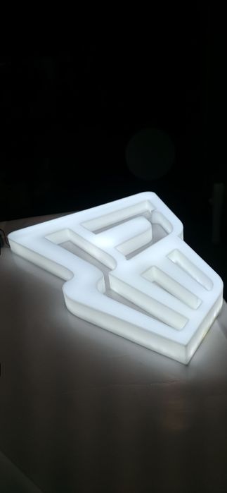 Litere volumetrice ,Totemuri ,casete luminoase