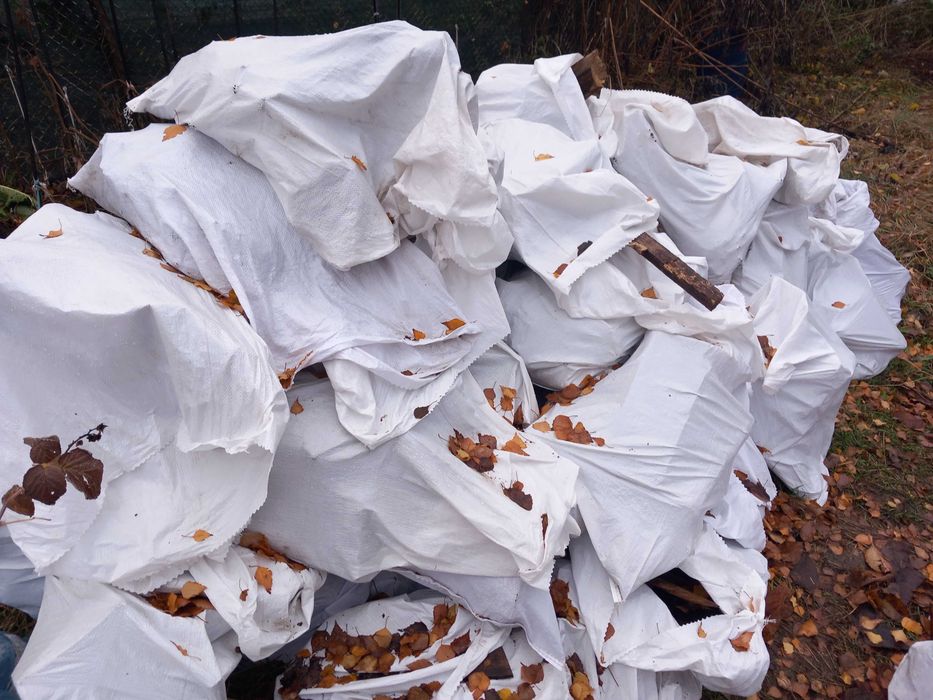 Чували с нарязан дървен материал