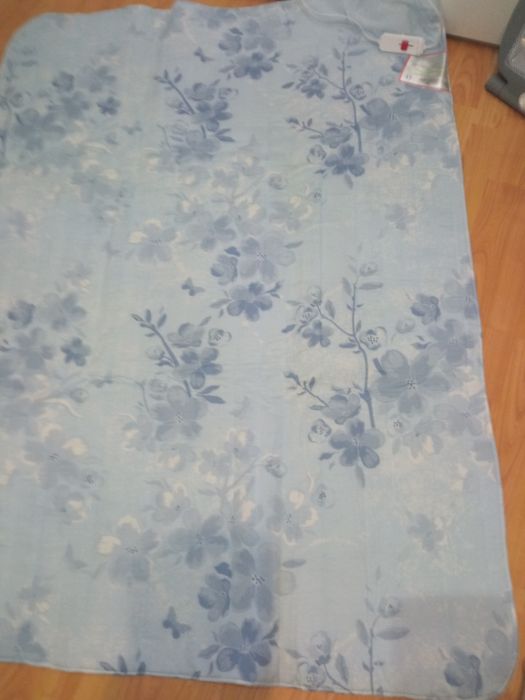 Saltea electrică , putere 80 W .