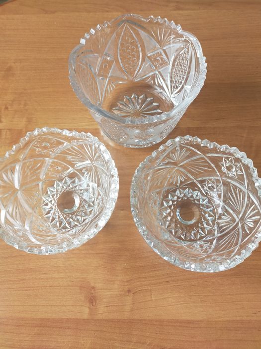 Хрустальные вазы.