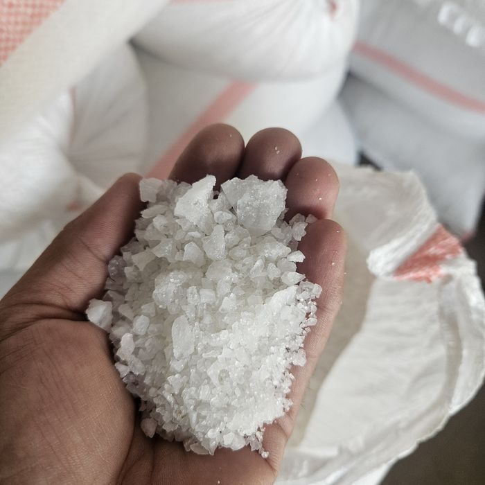 Продам отборый лук мешок3000 есть соль в мешеах 2500