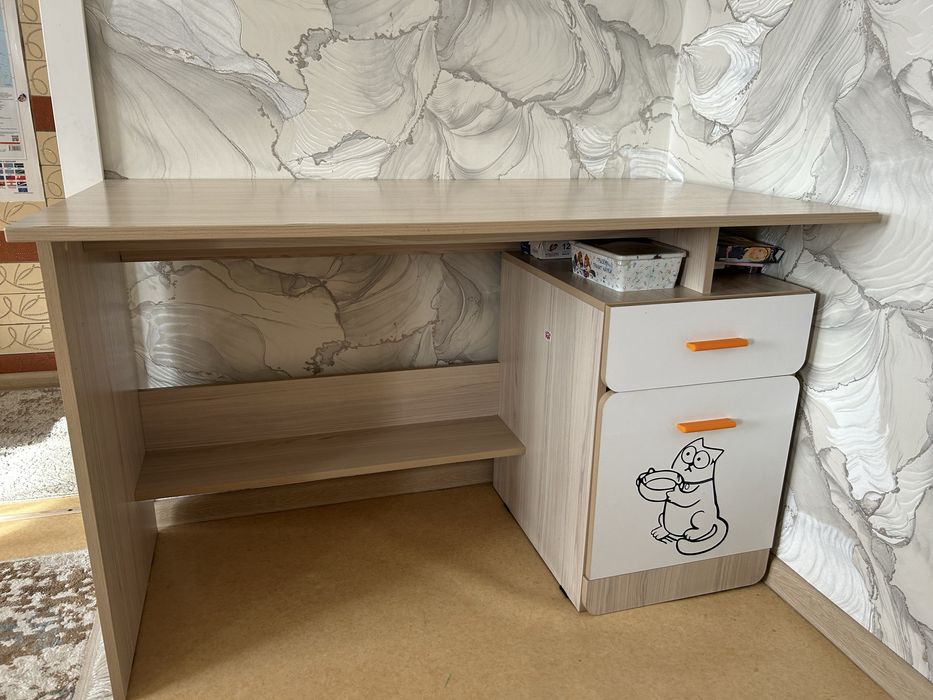 Продам детскую парту