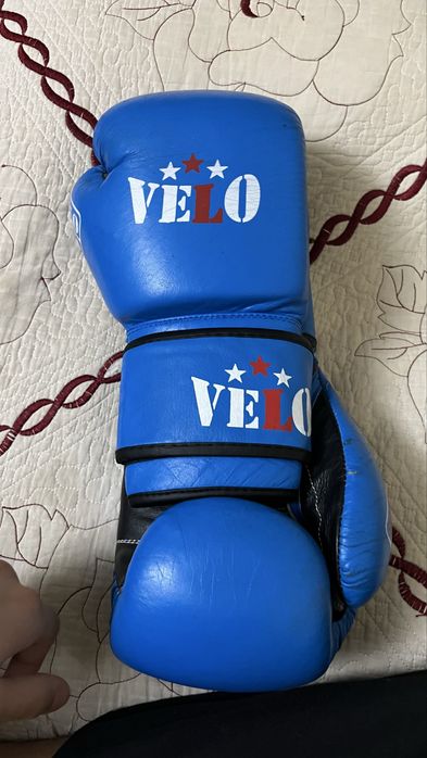 Боксерские перчатки VELO