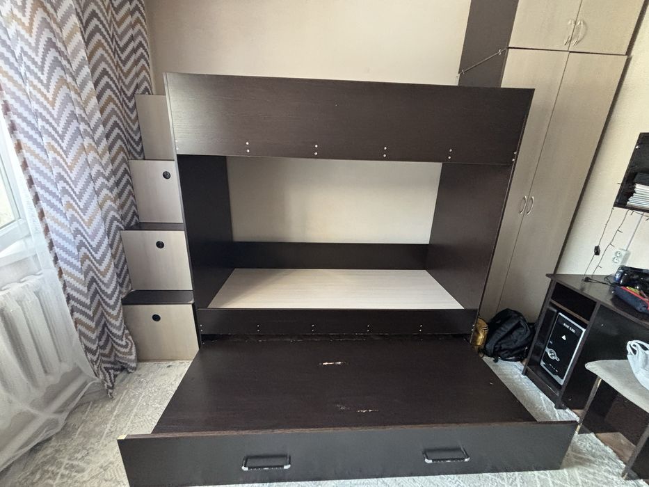 Двух яростная кровать