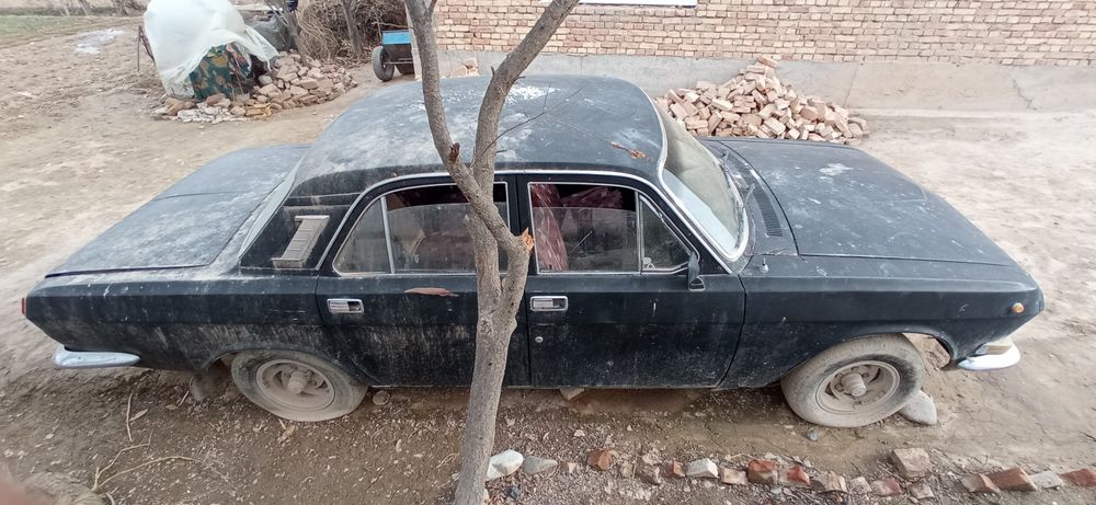 Volga gaz 2410 moshinasi