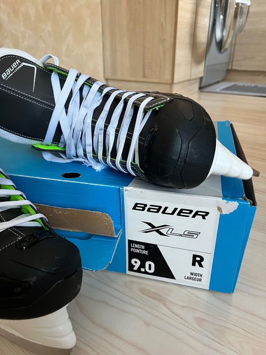 Коньки хоккейные