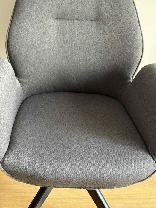 Трапезни столове