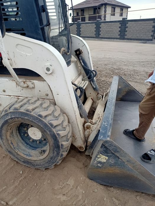 Мини погрузчик фронтальный