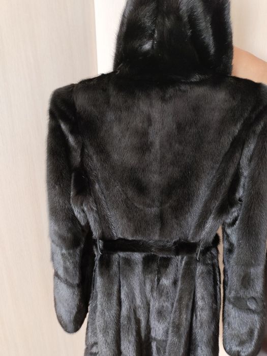 Продам норковую шубу