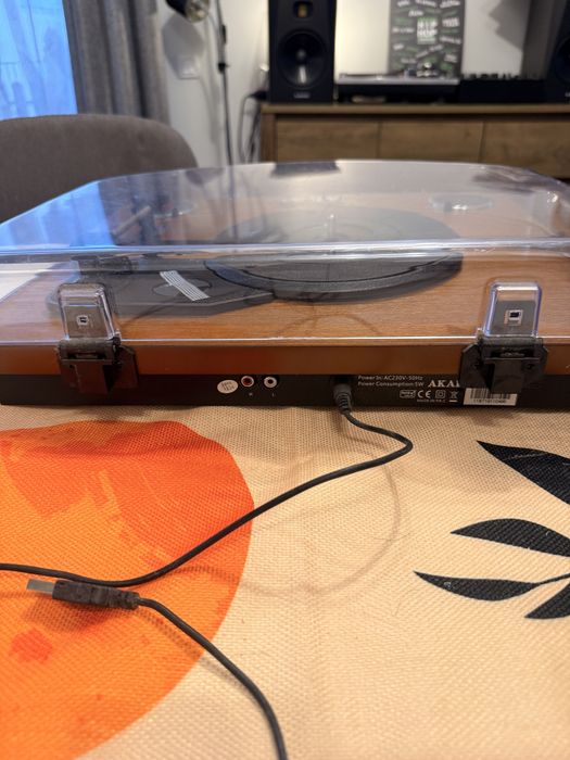 Pickup AKAI ATT-11BT cu Bluetooth – stare foarte bună