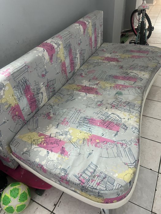 Продам диван за 8000 тг. Срочно