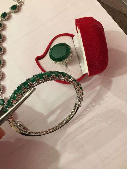 Гривна  и пръстен с естествени изумруди, смарадги и колие с мойсанити