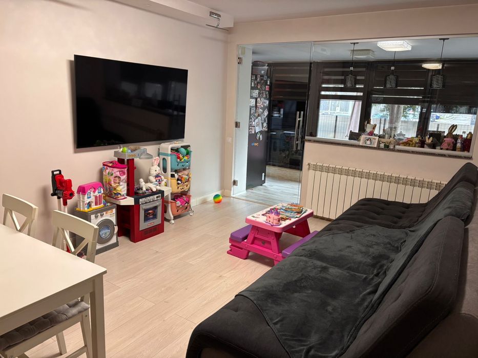 Apartament parter plus curte prorprie