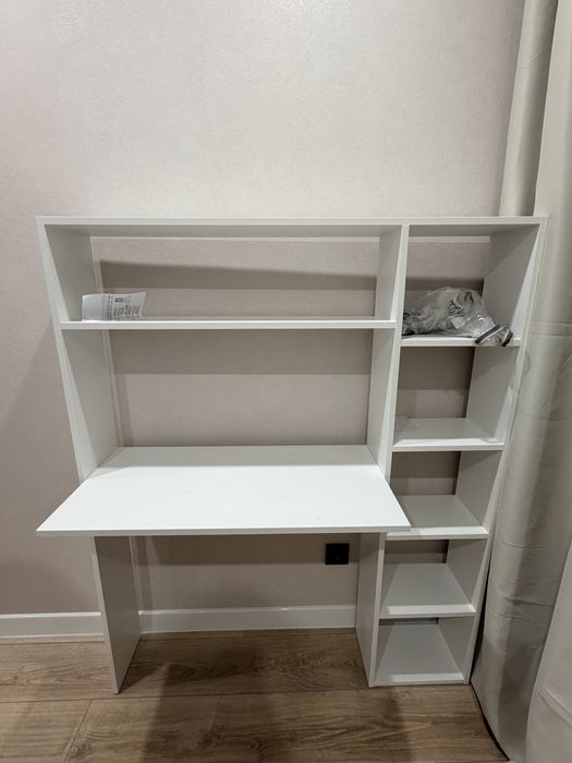 Стол с полками новый