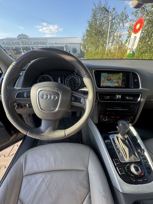Audi Q5 2.0 TDI 170 CP quattro Automat • Panoramic • Piele • Navigație •