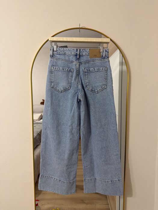 Няколко чифта дънки Levis, Pull&Bear, Stradivarius, Bershka
