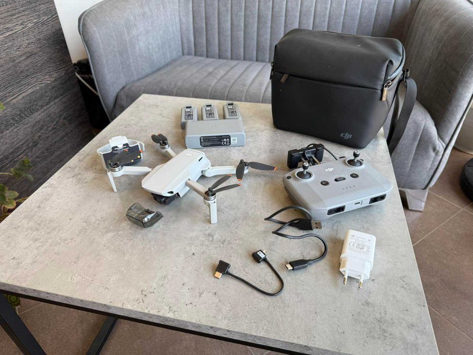 Дрон DJI Mini 2 Fly More Combo - Пълен комплект