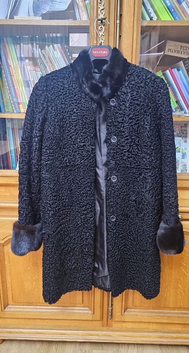 Новая шуба каракуль, размер 42