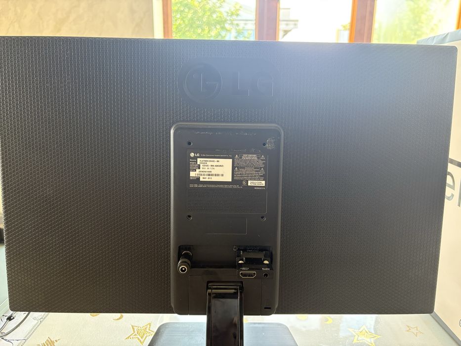 Монитор LG Flatron 20" + адаптер HDMI