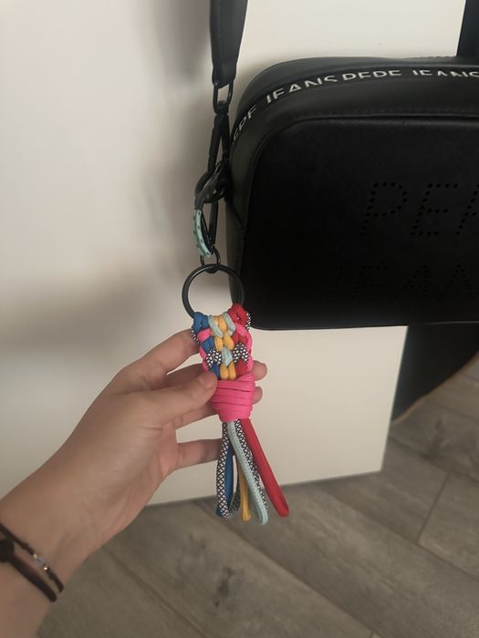 Дамска чанта Guess