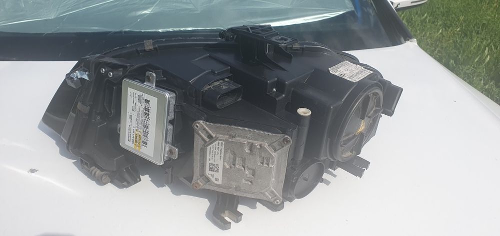 Far Audi a4 b8 Dreapta bi-xenon led Complet