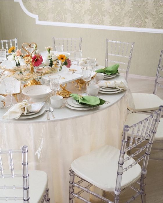 Аренда стол со стульями