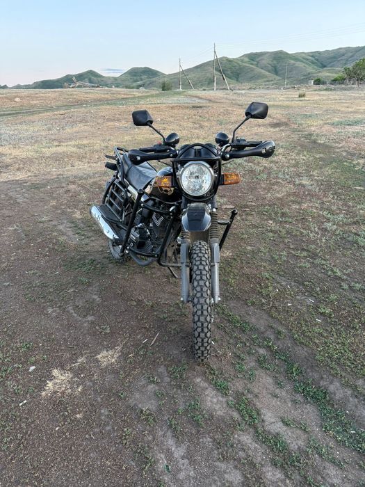 Продам мотоцикл сузики куб 200