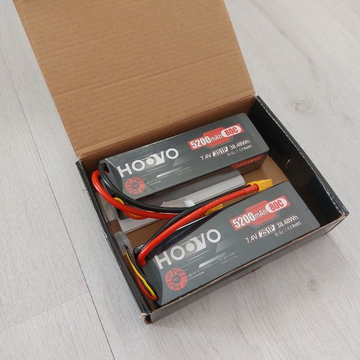 КОМПЛЕКТ 2 бр. Нови LiPo Батерии HOOVO 2S 7.4V 5200mAh 80C Hardcase XT60 за RC Коли