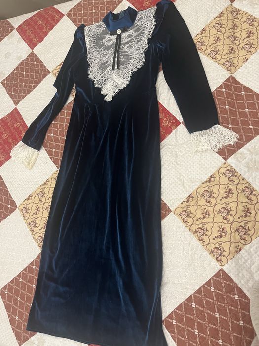 Красивое вилюревая платья размер 44-46