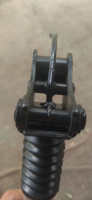 Штырь подседельный откидной