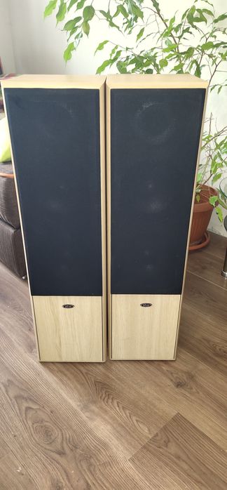 Продавам колони Eltax Century 200