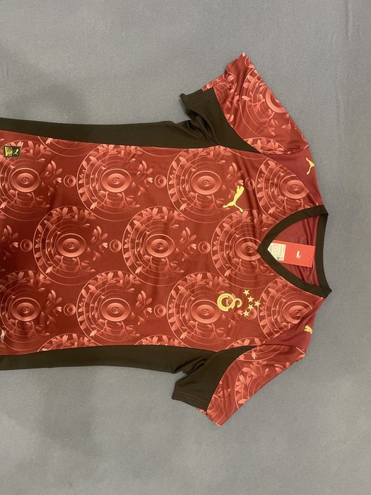 Tricouri fotbal diferite marimi !