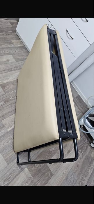 Продам кушетку б/у