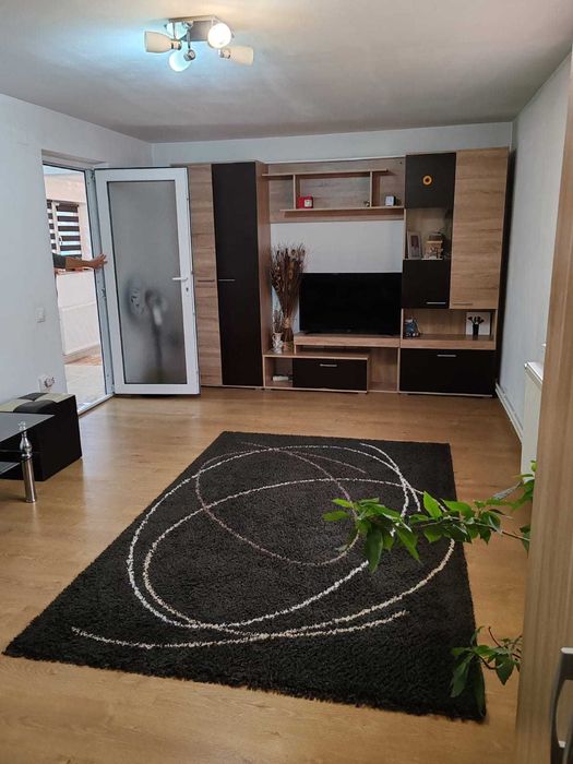 Casa 2 camere cu centrala gaz si teren 300 mp zona Primarie si Scoala