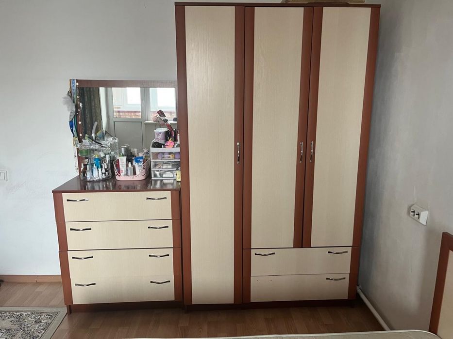 Продам спальный гарнитур