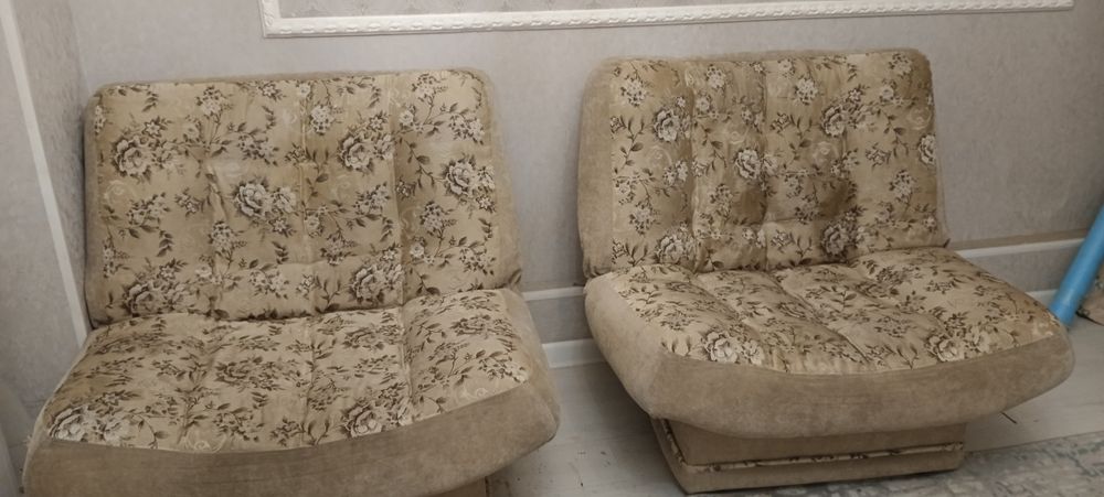 Две Кресло,матрац.все б/у