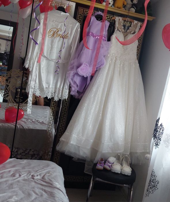 Vand rochie de mireasa