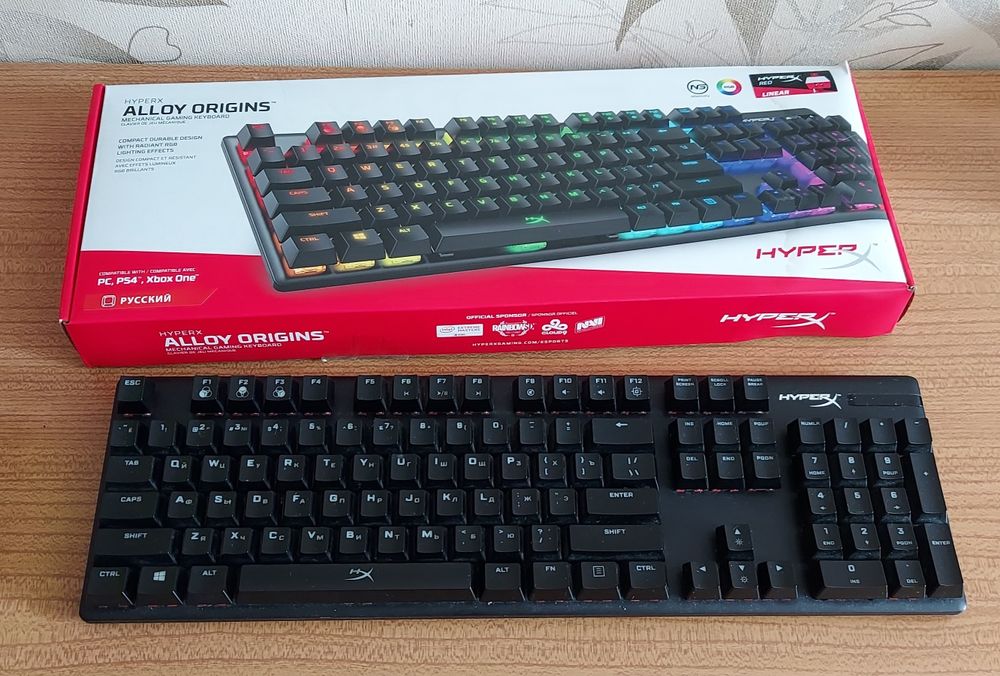 Продам механическую клавиатуру HyperX