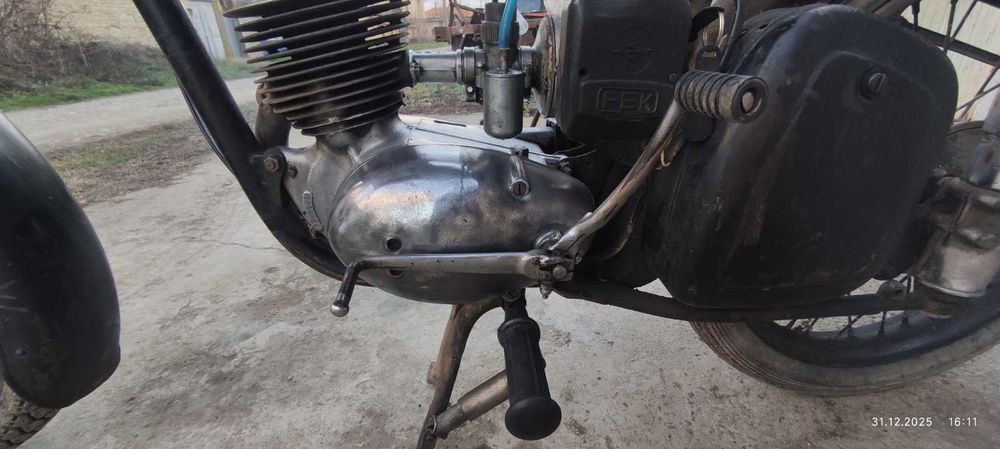 Предлагам цялостна и частична реставрация на ретро мотори