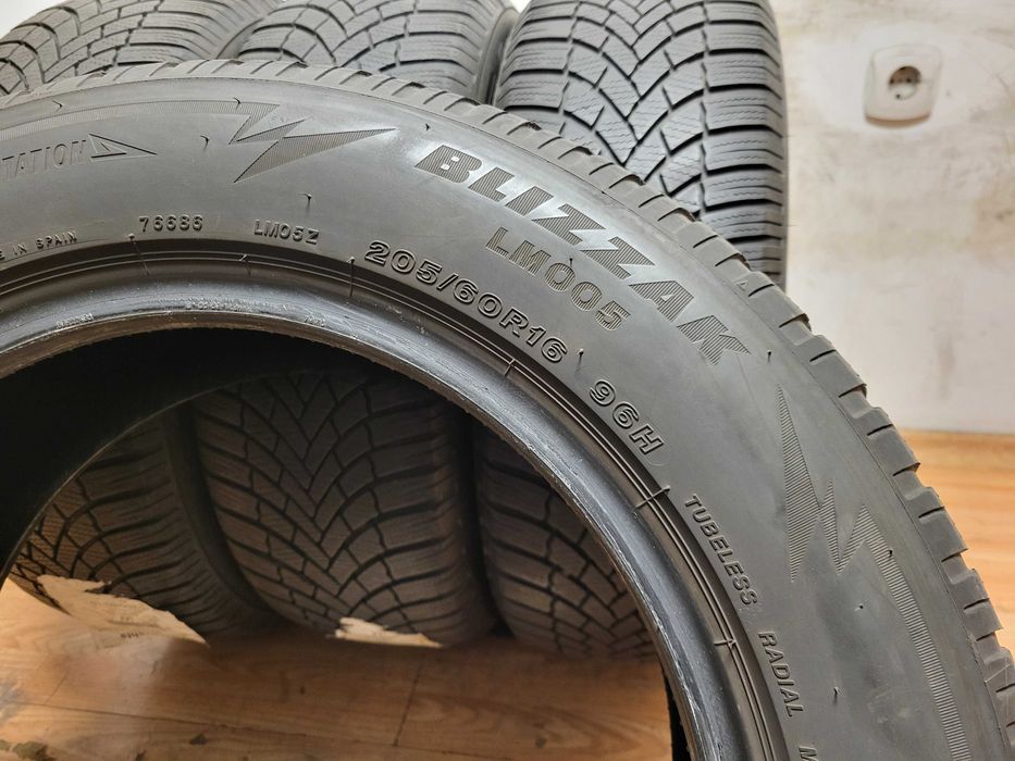 205/60/16 Bridgestone / 225/55/16 Taurus зимни гуми