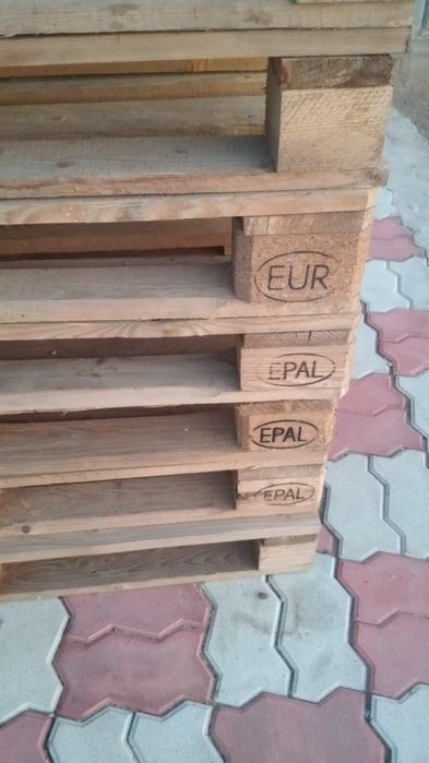 Продаются поддоны 7 штук