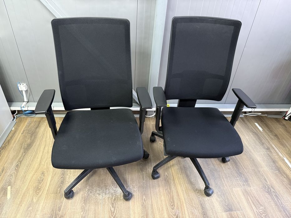 Scaun negru birou profesional