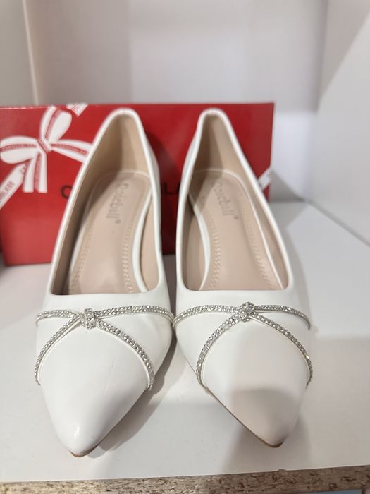 Продам туфли одевала 1 раз на выпускной