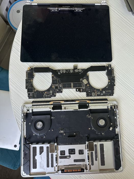 Palmrest cu tastatura MacBook Pro A1989
